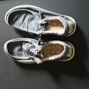 Womens hey dudes size 11